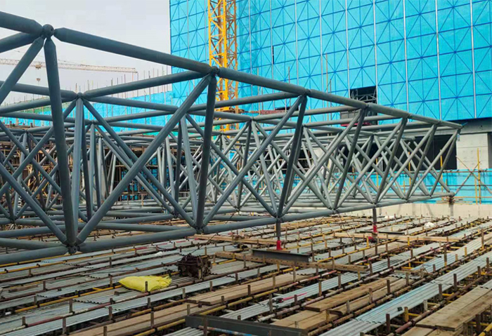 宜城高铁东总部基地2号楼网架